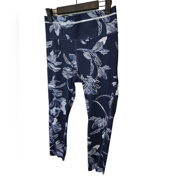 Athleta Floral Sonic Athletic Capri Navy Small - Picture 6 of 11